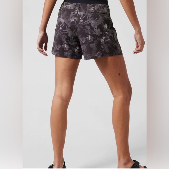 Athleta Brooklyn Black/Grey Floral Women's Athletic Shorts- Size 14 - Picture 3 of 11